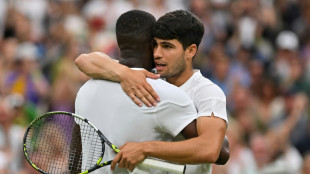 Wimbledon: Alcaraz pouss&eacute; aux cinq sets, Sinner survole