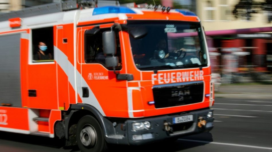 N&auml;chtlicher Gro&szlig;brand zerst&ouml;rt etwa 15 Wohnwagen auf bayerischem Campingplatz