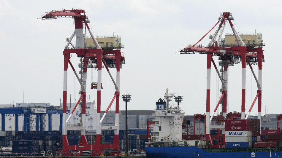 Prezzo petrolio in aumento, Wti scambiato a 97,21 dollari + rpt+