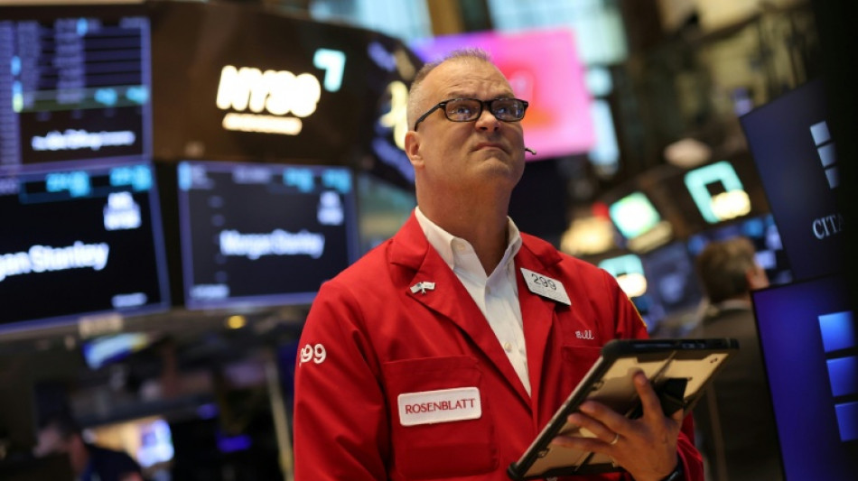Wall Street en hausse, soutenue par la chute du p&eacute;trole