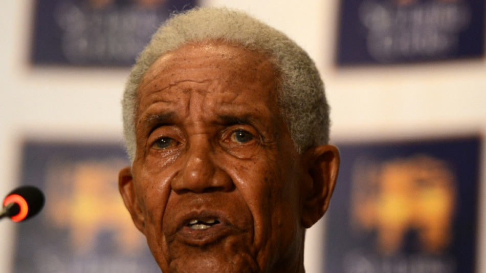 Garry Sobers, towering West Indies cricket all-rounder, dies at 89