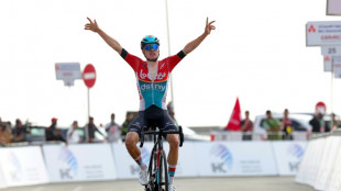 Cyclisme: le jeune Belge Van Eetvelt succ&egrave;de &agrave; Evenepoel au palmar&egrave;s de l'UAE Tour