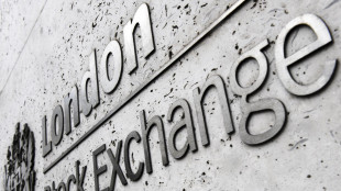 Borsa: Europa oscilla, bene titoli energia