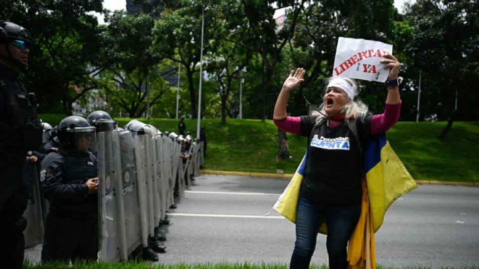Protestan por las desapariciones forzadas de presos pol&iacute;ticos en Venezuela