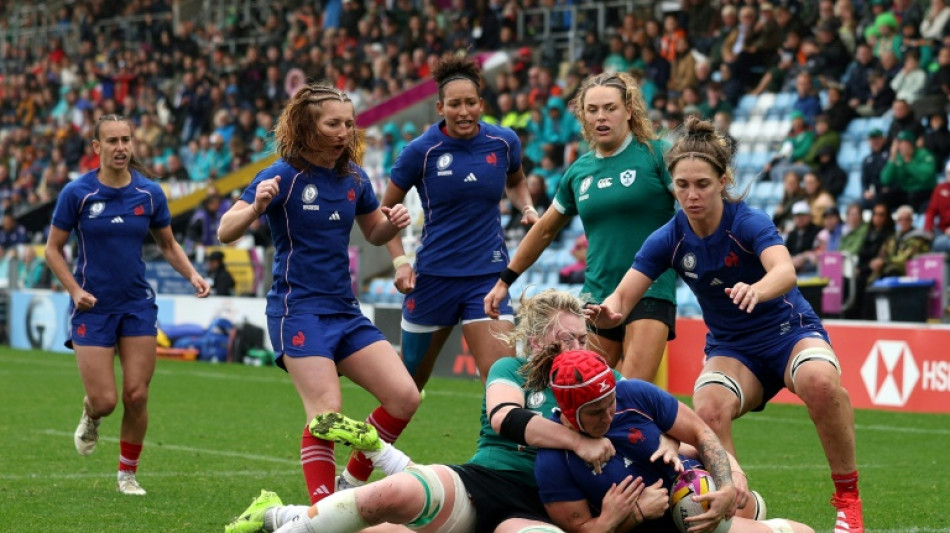 Mondial féminin de rugby: la France en demies par un trou de souris