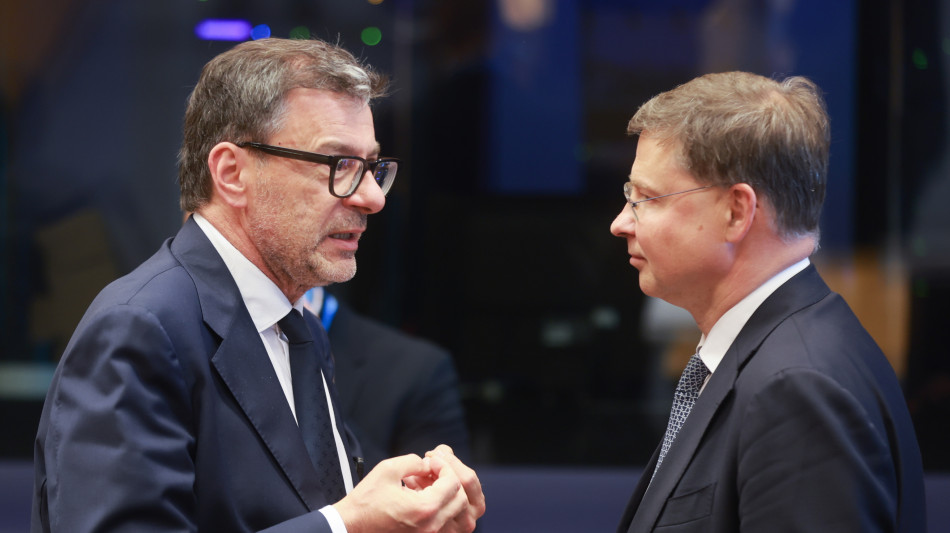 Dombrovskis, 'bene le ambizioni dell'Italia sul deficit'