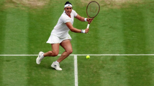 Wimbledon: Jabeur bat la tenante du titre Rybakina et rejoint Sabalenka en demi-finales