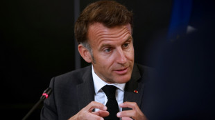 Macron relance l'id&eacute;e de la consigne sur les bouteilles en plastique, les collectivit&eacute;s s'y opposent