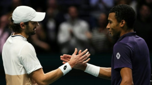 Masters 1000 de Paris: Auger-Aliassime stoppe Vacherot et affrontera Bublik en demi-finales