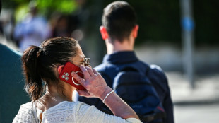 T&eacute;l&eacute;phone portable et cancer: pas de lien d&eacute;montr&eacute;, la prudence reste de mise pour les enfants, selon l'Anses