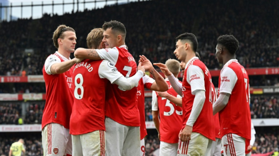 Arsenal aim to put pressure on City as Newcastle face Spurs