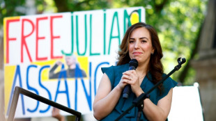 Assange ser&aacute; um 'homem livre' ap&oacute;s audi&ecirc;ncia em tribunal americano, afirma esposa