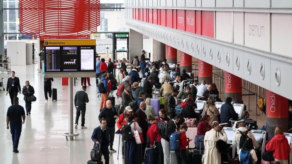 Media, cyberattacco contro diversi aeroporti europei