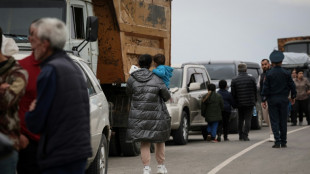 Miles de refugiados llegan a Armenia y Azerbaiy&aacute;n promete "garantizar" los derechos de los que se queden