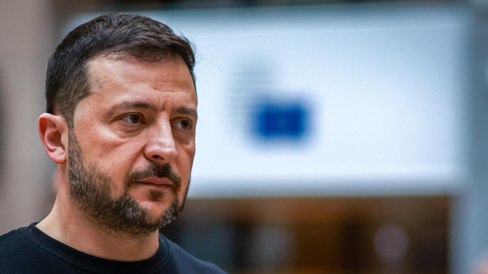 Zelensky, 'con Trump la guerra di Putin finir&agrave; prima'