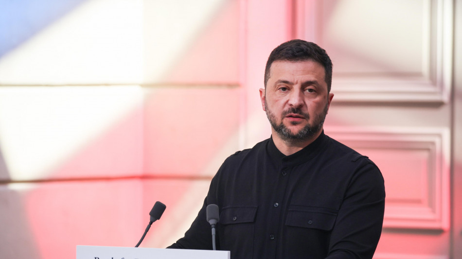 Zelensky, Trump scontento per acquisti Ue di petrolio russo