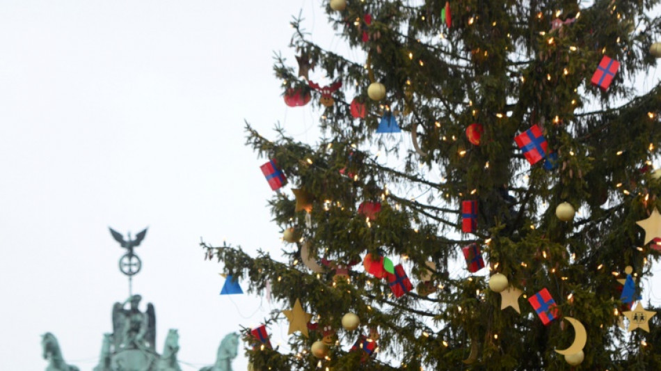86 Prozent der Tarifbesch&auml;ftigten erhalten Weihnachtsgeld - H&ouml;he sp&uuml;rbar gestiegen