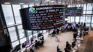 Borsa: l'Europa positiva con il petrolio in calo, attesa per trimestrali