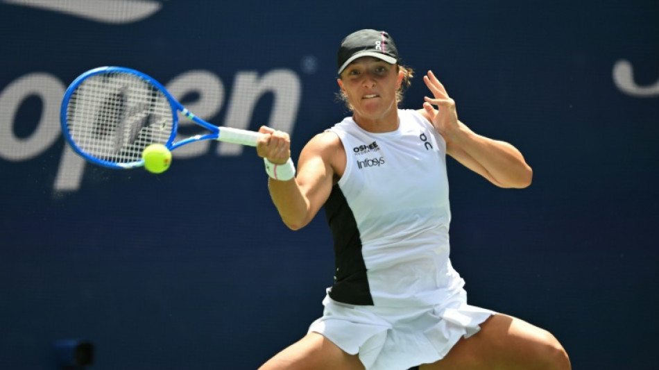 Swiatek sinks Alexandrova to book US Open quarter-final spot