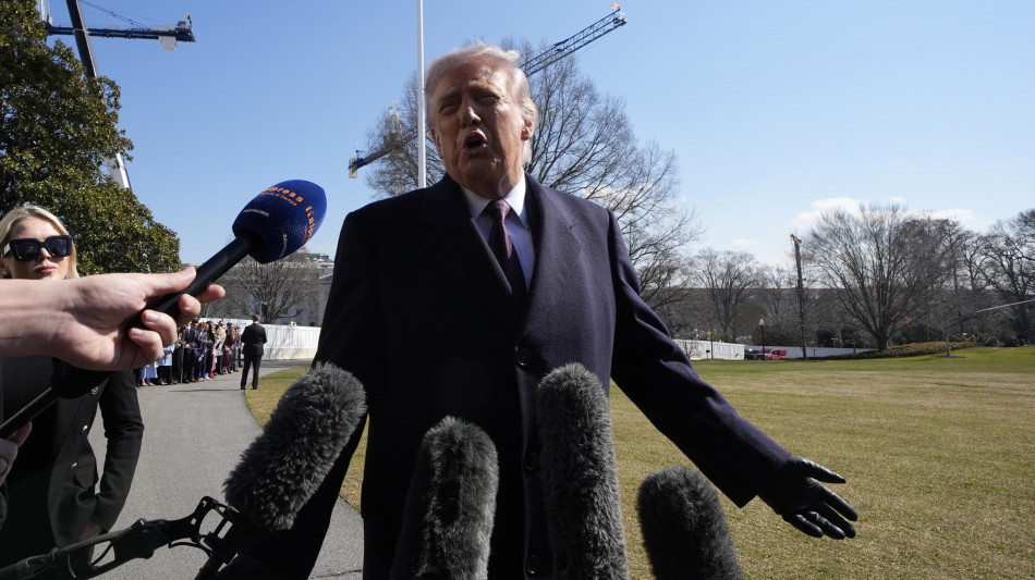 Trump, 'i raid contro l'Iran dureranno fino alla pace in Medio Oriente'