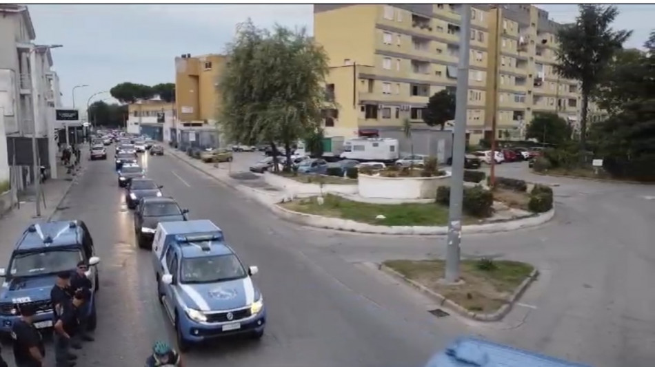 Operazione interforze 'alto impatto' a Caivano