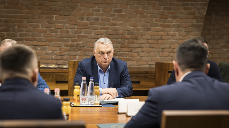 Orban, 'nessun ostacolo al riavvio dell'oleodotto, Kiev ripristini il flusso'