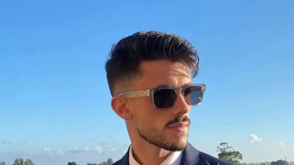 Morto giovane ferito in rissa in spiaggia nel Crotonese