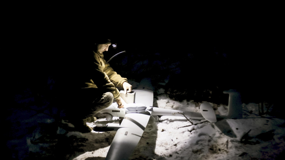 Ministero difesa russo, abbattuti 11 droni diretti su Mosca