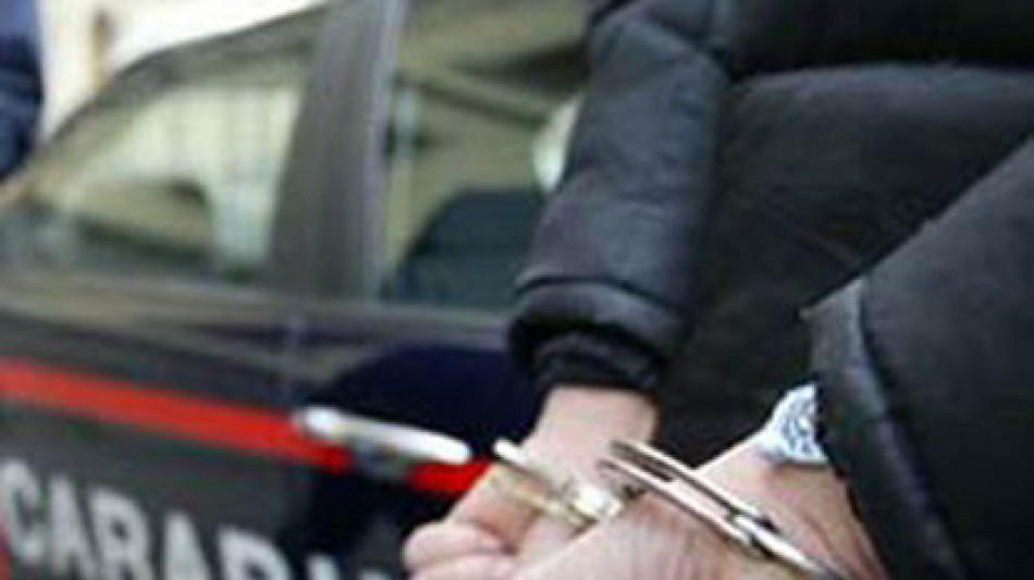 Benzina sul volto dell'ex moglie, arrestato nel Milanese