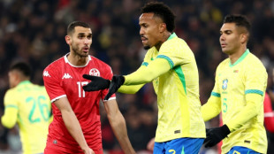 Militao sufre una lesi&oacute;n muscular en el aductor de su pierna derecha