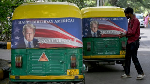 L'ambassade am&eacute;ricaine pavoise des tuk-tuk de Delhi &agrave; l'effigie de Trump