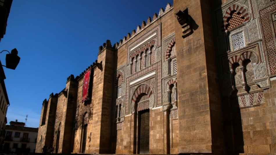 La histórica mezquita española de Córdoba reabre sus puertas tras el incendio