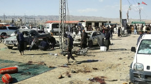 Mueren 24 personas en Pakist&aacute;n en explosiones antes de las elecciones