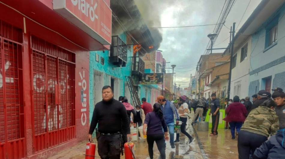 Diez universitarios mueren en un incendio en un restaurante en Perú
