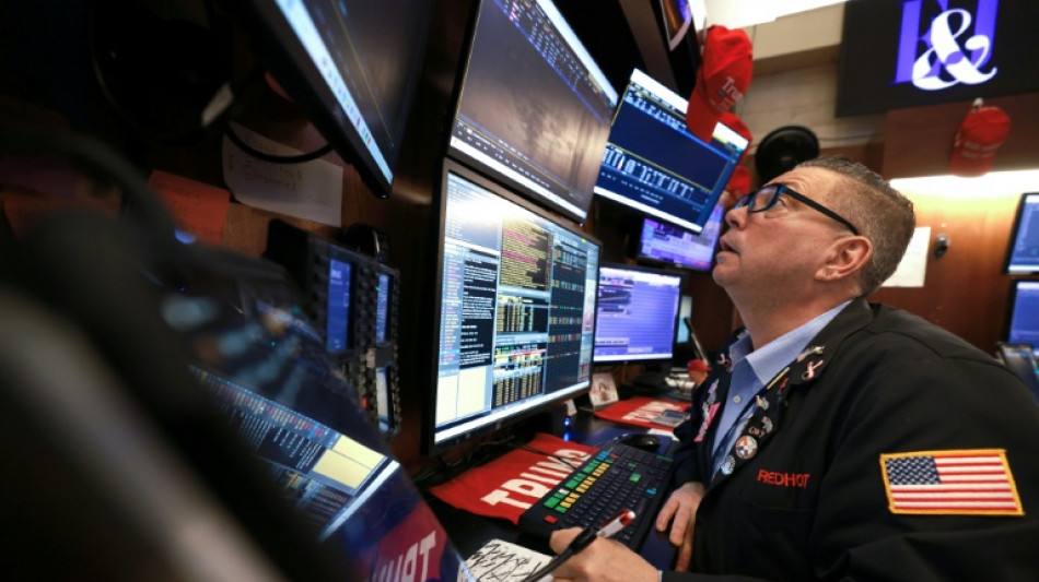 Wall Street en forte hausse pour terminer une semaine agit&eacute;e