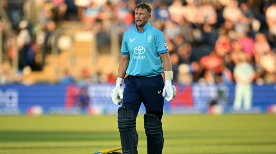 Brook urges England to follow ever-green Root's example
