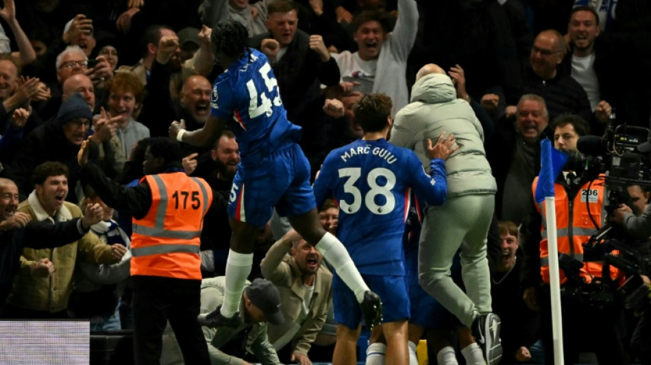 Chelsea vence Liverpool (2-1) com gol de Estêvão nos acréscimos; Arsenal é o novo líder