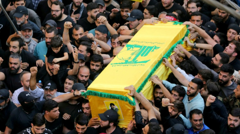 Le Hezbollah enterre son chef militaire tu&eacute; dans un bombardement isra&eacute;lien