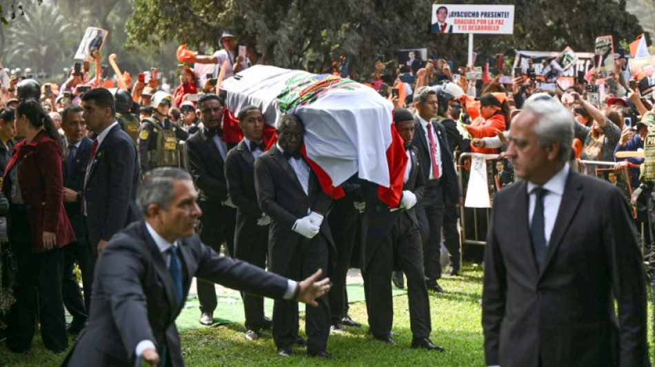 Per&uacute; despide una era con masivo y solemne adi&oacute;s a Fujimori 