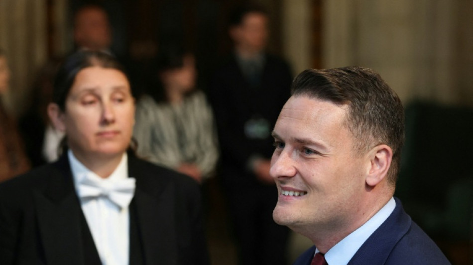 Dimite el ministro de Salud brit&aacute;nico, probable rival de Starmer para liderar el laborismo