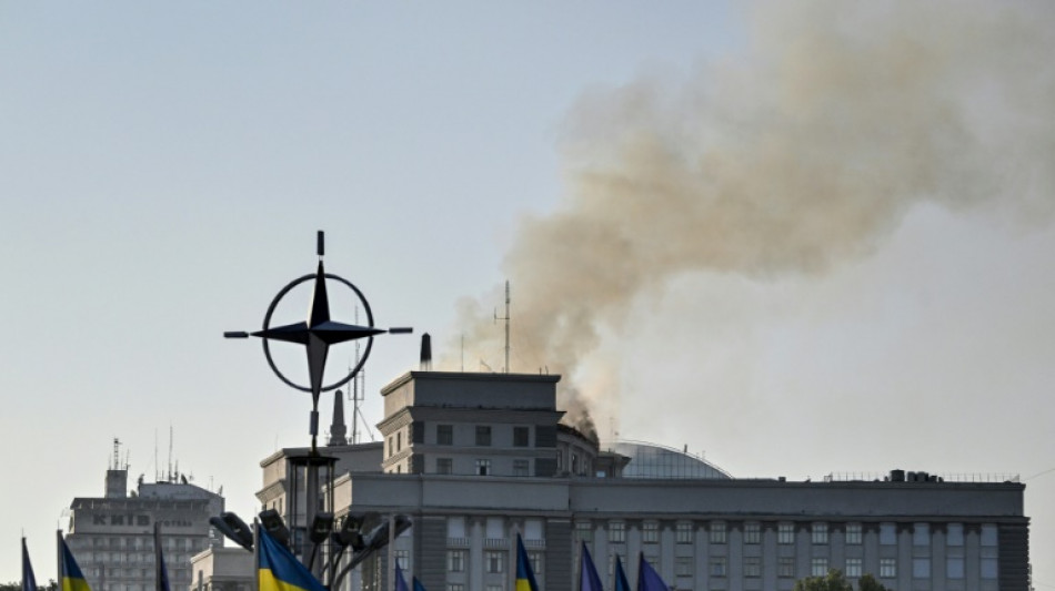 Ukraine: le siège du gouvernement endommagé après une attaque aérienne russe record