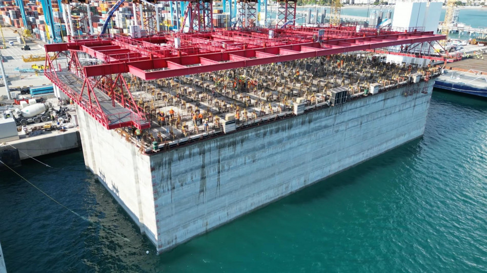 Paroli, entro met&agrave; ottobre primo mega-cassone diga Genova