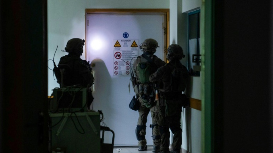 Gaza tem corte nas telecomunica&ccedil;&otilde;es; Israel prossegue com opera&ccedil;&atilde;o em hospital