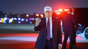 Trump se d&eacute;juge et appelle au soul&egrave;vement populaire en Iran