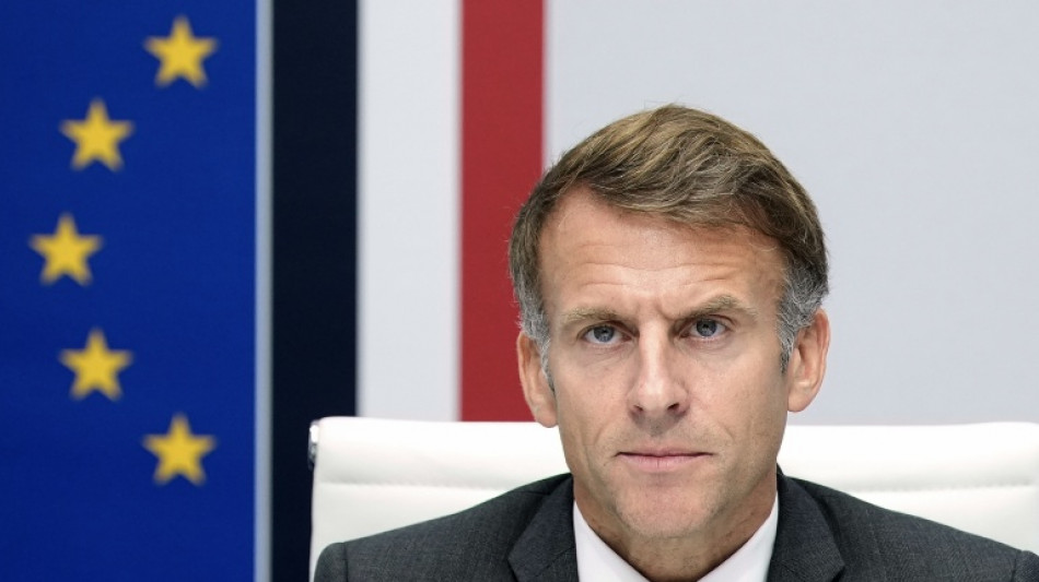 Macron en premi&egrave;re ligne avec les lyc&eacute;ens et les forces de l'ordre
