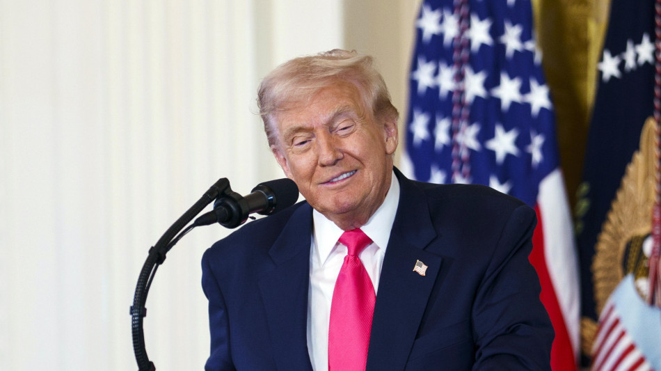 Trump riduce i dazi su carne, pomodori, banane e caff&egrave;