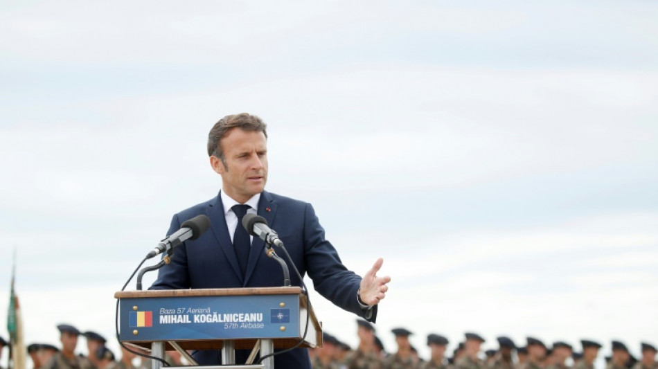 Macron juge n&eacute;cessaires "de nouvelles discussions" avec l'Ukraine, sans confirmer une visite &agrave; Kiev
