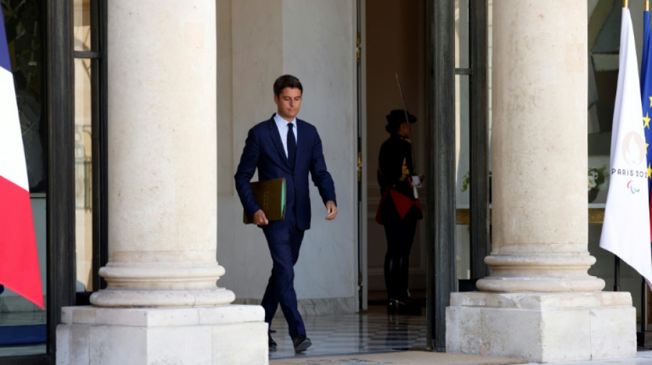 Macron aceptar&aacute; este martes la dimisi&oacute;n del gobierno franc&eacute;s, que seguir&aacute; en funciones