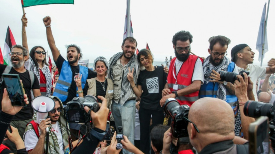 La flotilla con ayuda para Gaza dice que fue impactada por "un dron", pero Túnez la desmiente