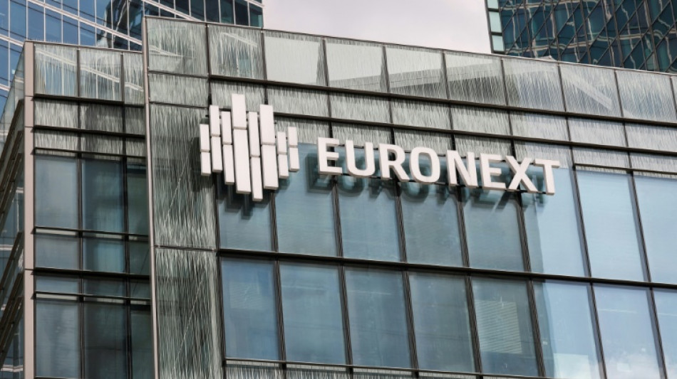 Bourses europ&eacute;ennes: Paris quasi stable (+0,06%), Londres (-0,31%) et Francfort (-0,11%) en l&eacute;g&egrave;re baisse